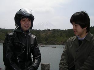 �F�u���䂦�ɐl�͋ꂵ�ނ񂾂�E�E�E�B�v�@�܁F�u�����Ĉ��䂦�ɐl�͔߂��ނ񂾂�ˁB�v